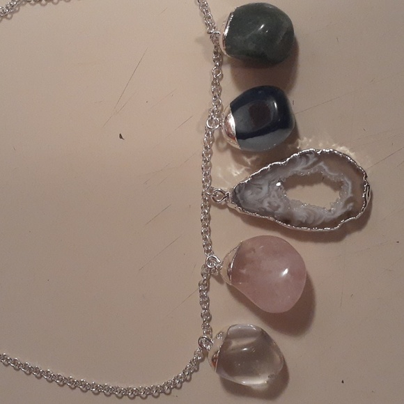 beautiful Artisan rough cut multi gemstone necklace ( 16- 18 inch ) silvertone. - Picture 5 of 6